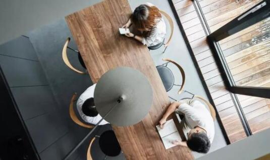 钢结构的房子太过冷硬?看过这家后感觉便不一样